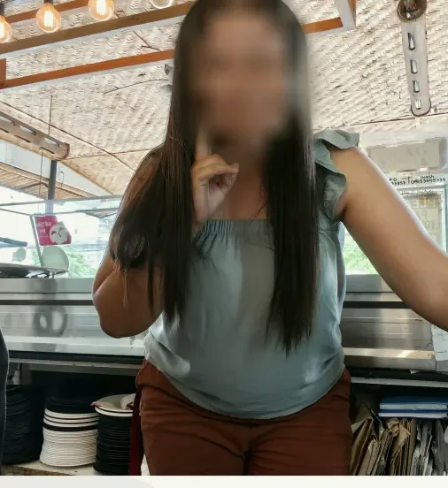 Khadija, 33 años